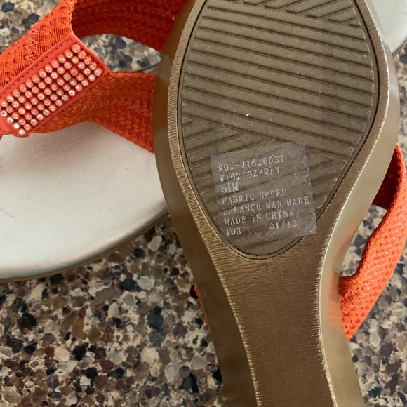 🎉NEW🎉 White Mountain Sandals - Picture 3 of 3